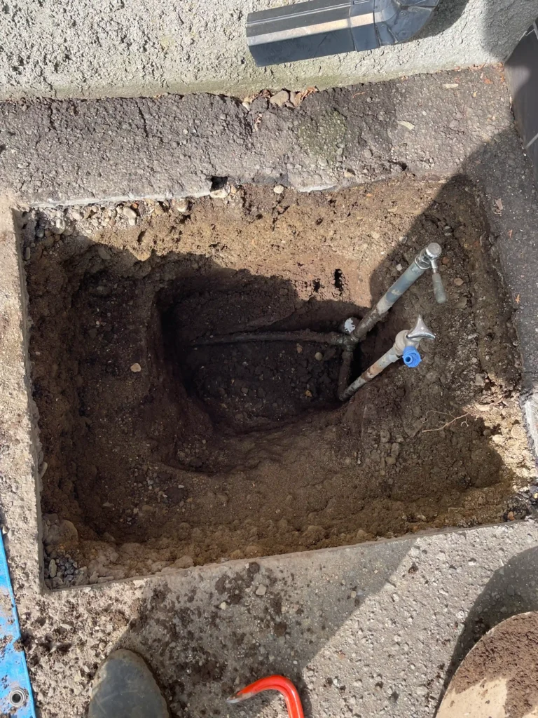 立水栓取替工事施工中写真